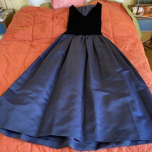 Vintage Oscar de la Renta ball gown